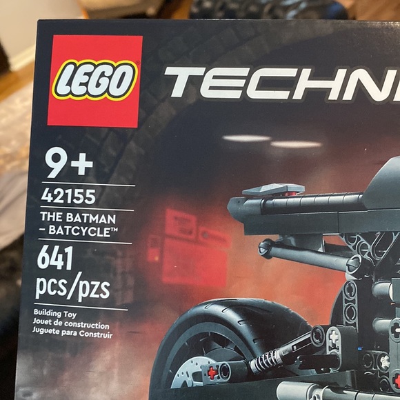 Technic Lego The Batman Batcycle 42155 - Picture 7 of 8